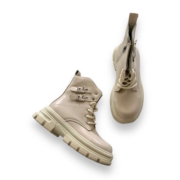 Hannah Rosana Shoes - Hannah Rosanna White & Beige Buckle Accent Chunky Combat Boots Size 5